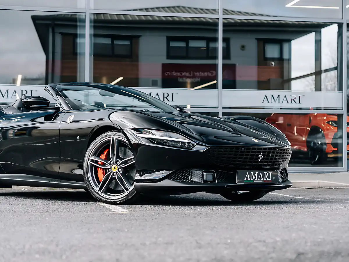 Used 2025 Ferrari Roma Spider Nero - Interior and Exterior details 11