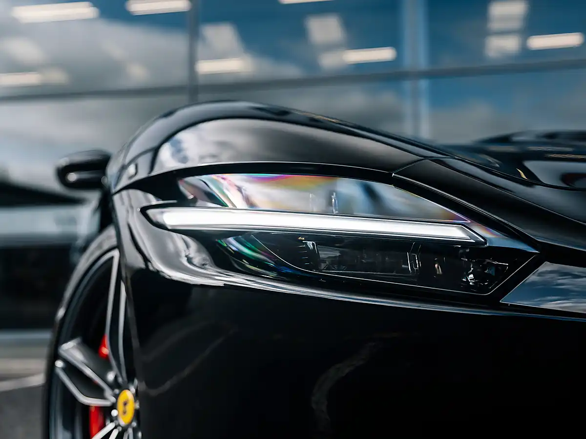 Used 2025 Ferrari Roma Spider Nero - Interior and Exterior details 16