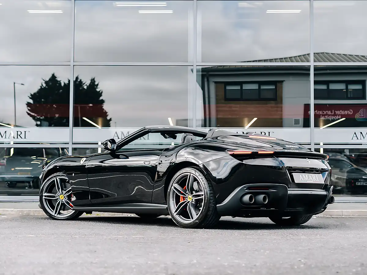 Used 2025 Ferrari Roma Spider Nero - Interior and Exterior details 4