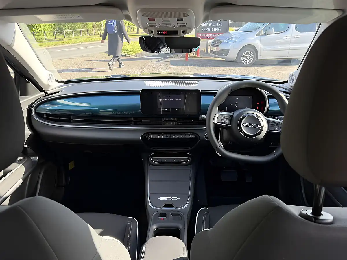 Used 2025 Fiat 600 Base 5DR Green - Interior and Exterior details 2