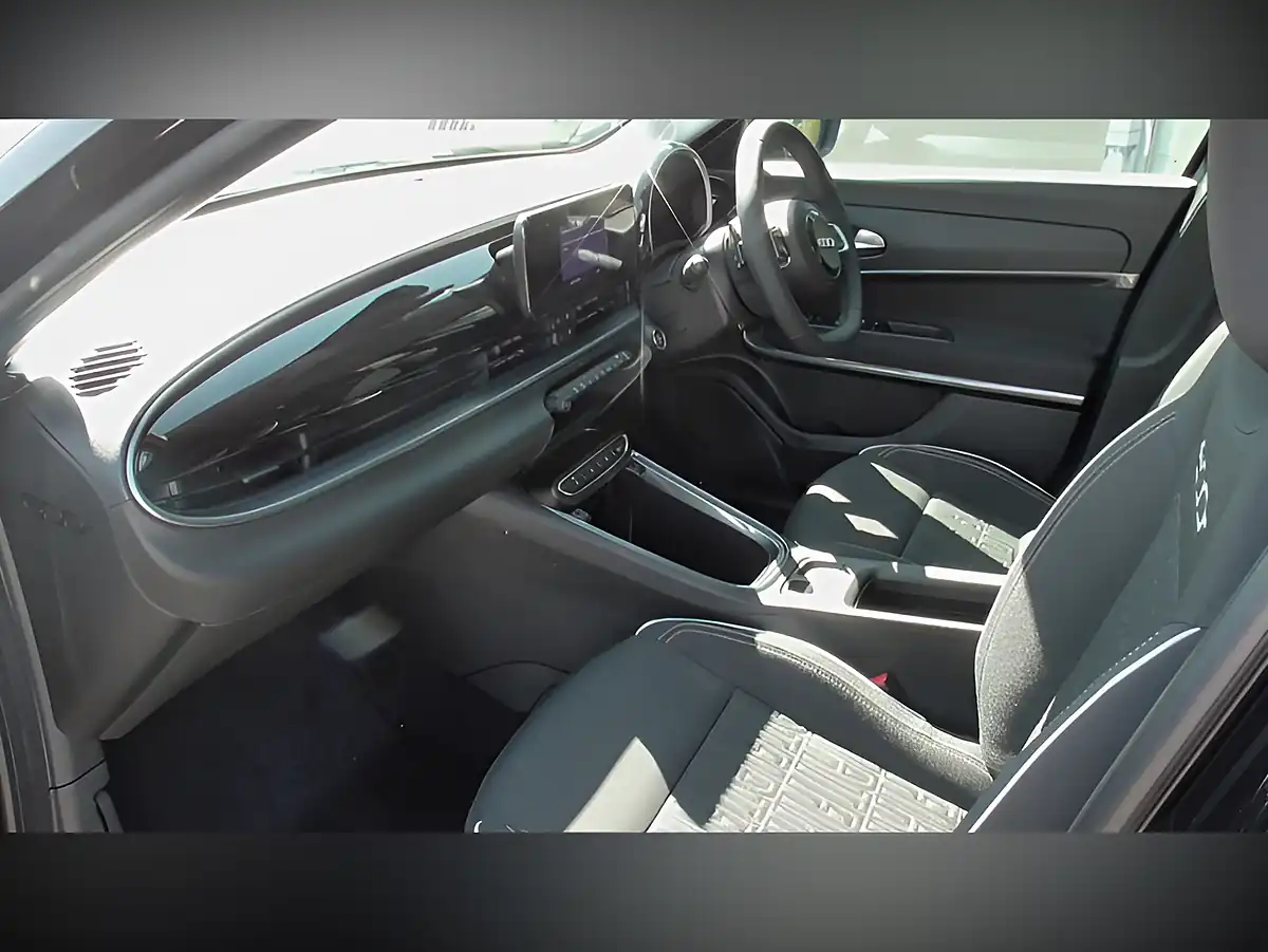 Used 2025 Fiat 600 Black - Interior and Exterior details 10
