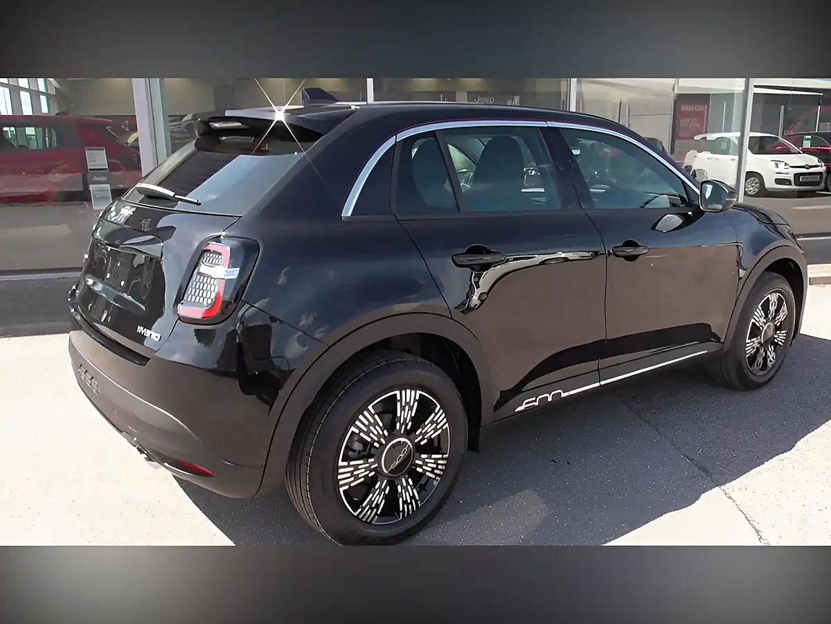 Used 2025 Fiat 600 Black - Interior and Exterior details 4