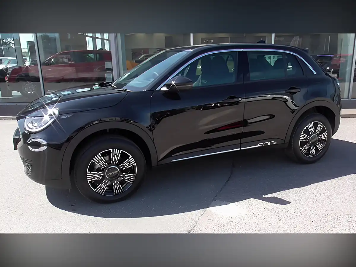 Used 2025 Fiat 600 Black - Interior and Exterior details 5