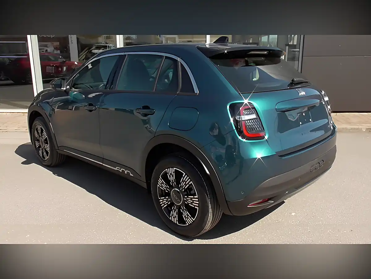 Used 2025 Fiat 600 Green - Interior and Exterior details 3