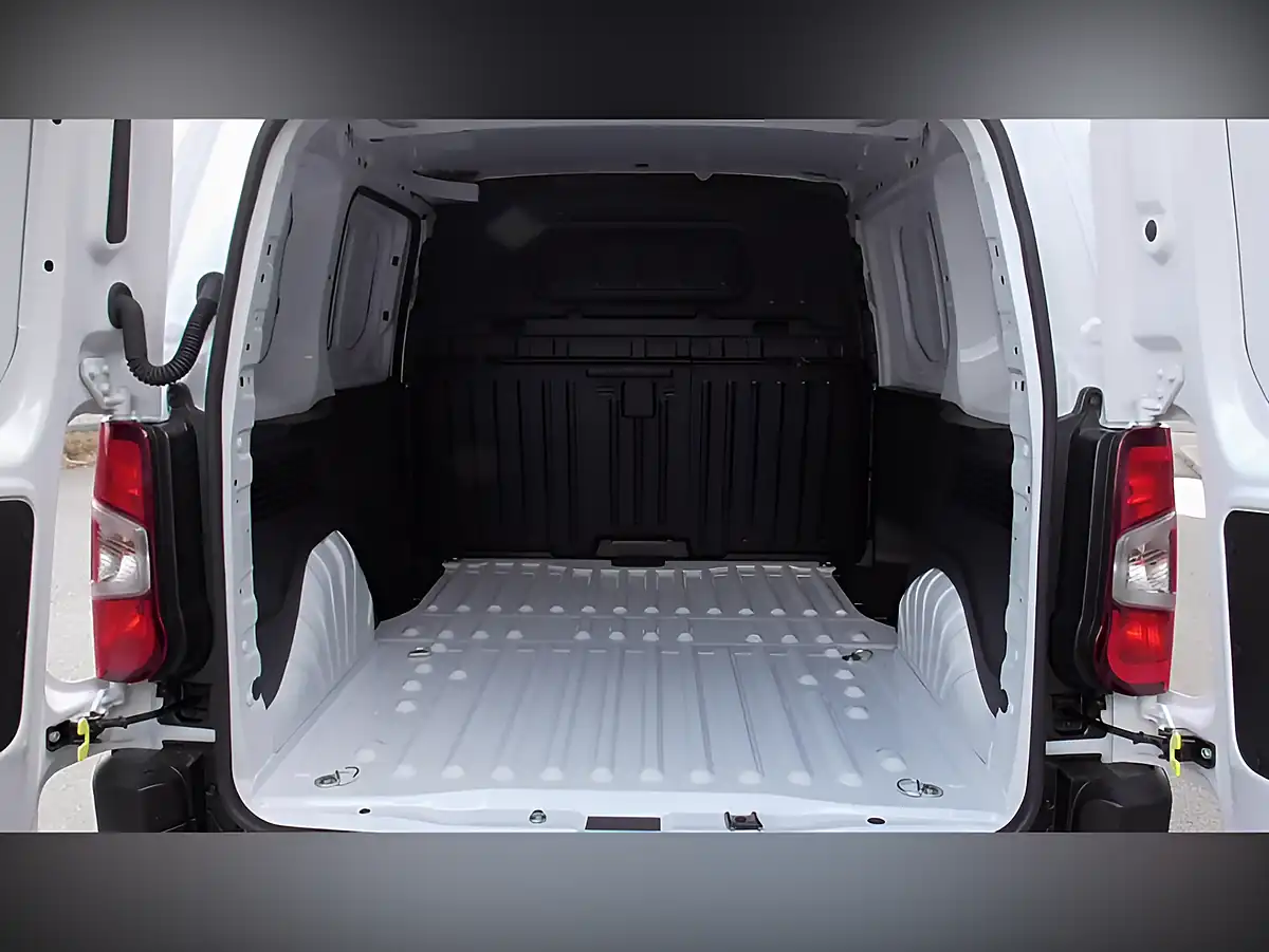 Used 2025 Fiat Doblo 1000Kg L1 Swb White - Interior and Exterior details 4