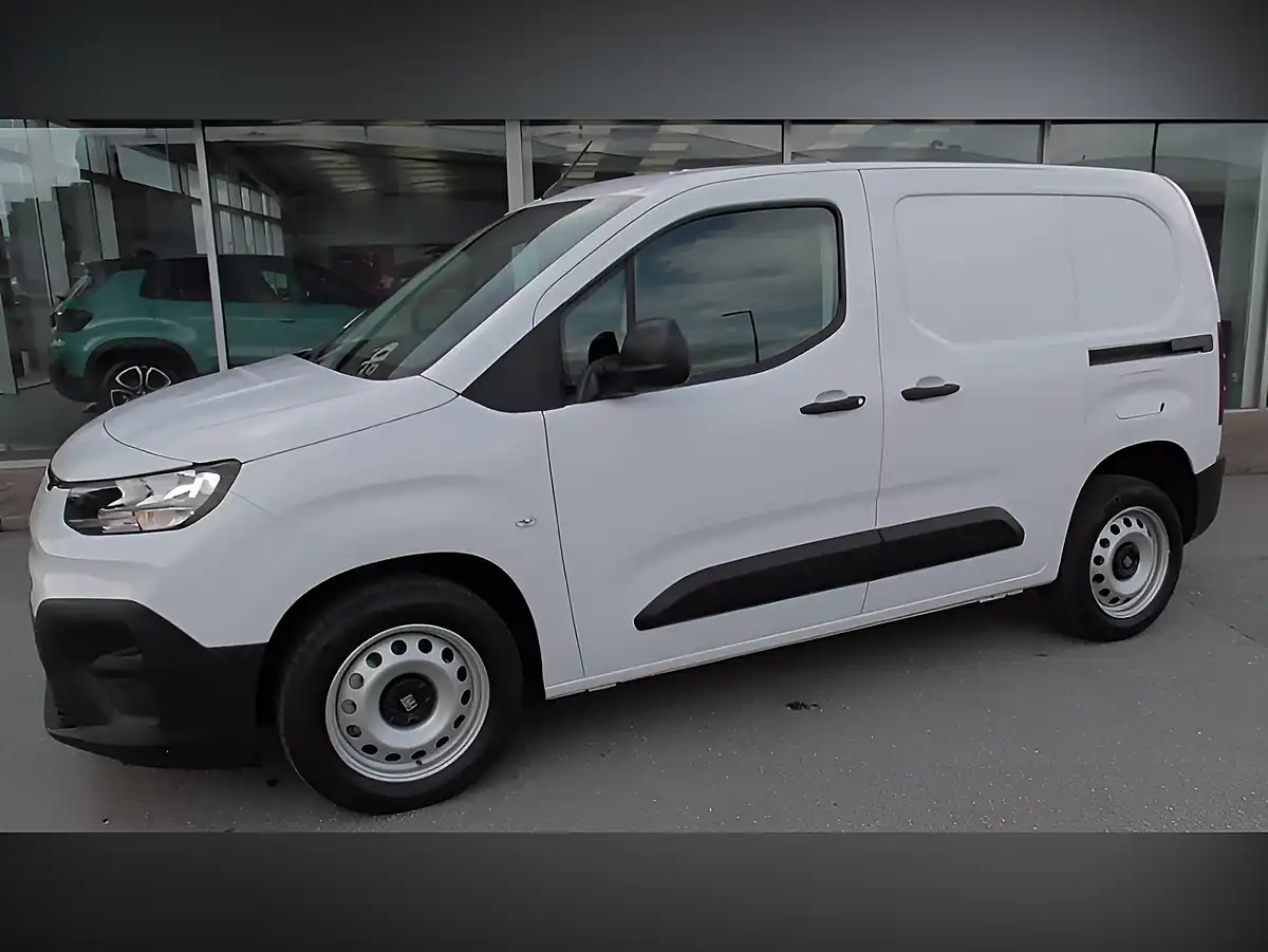 Used 2025 Fiat Doblo L1 Swb White - Interior and Exterior details 5