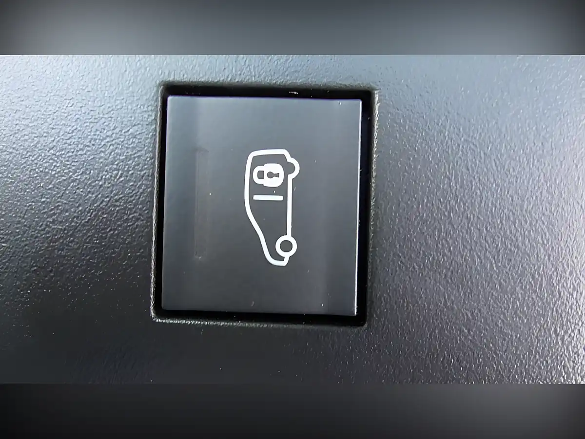Used 2025 Fiat Doblo L1 Swb White - Interior and Exterior details 8