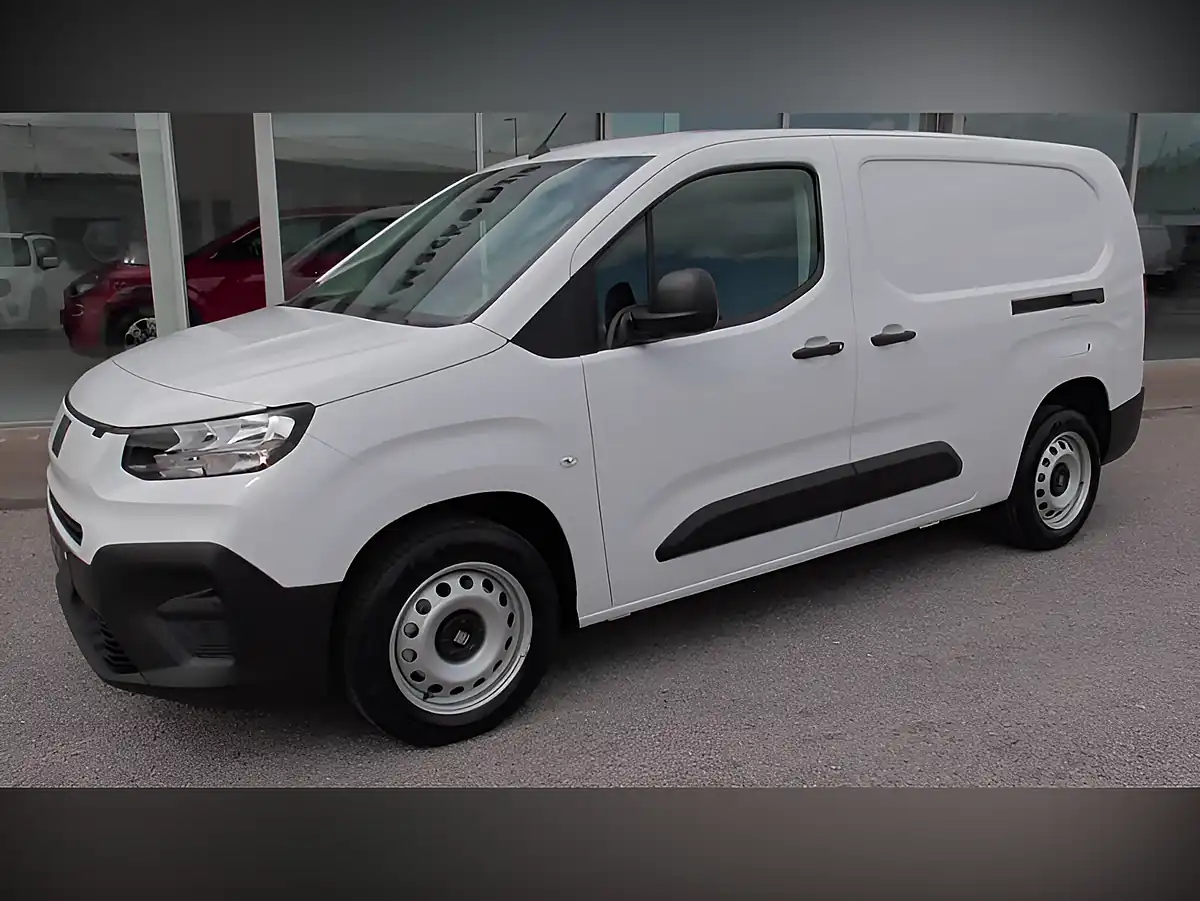 Used 2025 Fiat Doblo Maxi Lwb H1 L2 White - Front View