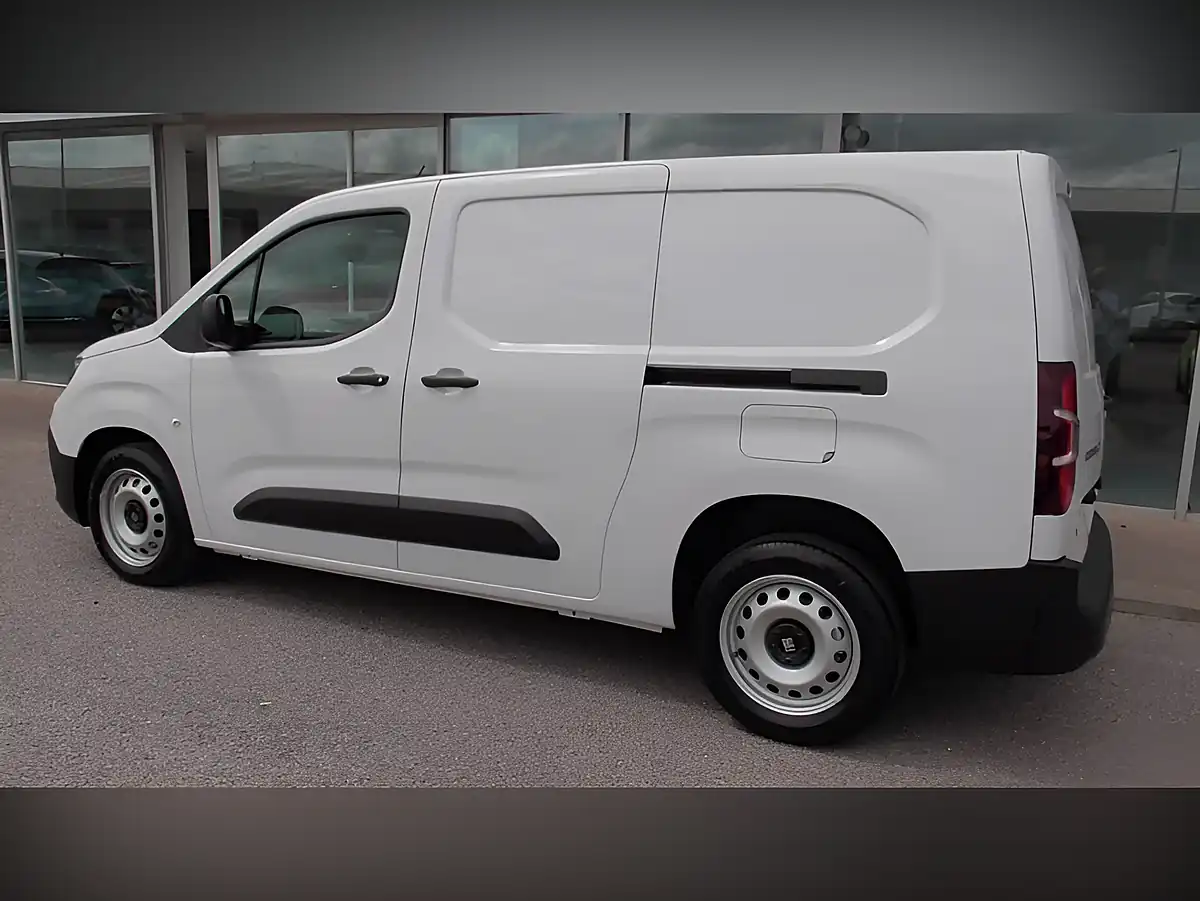 Used 2025 Fiat Doblo Maxi Lwb H1 L2 White - Interior and Exterior details 2