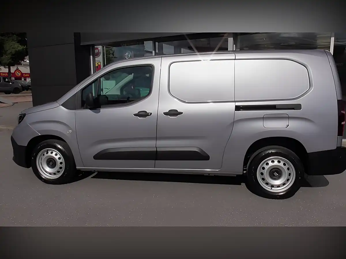 Used 2025 Fiat Doblo Maxi Primo Silver - Interior and Exterior details 2