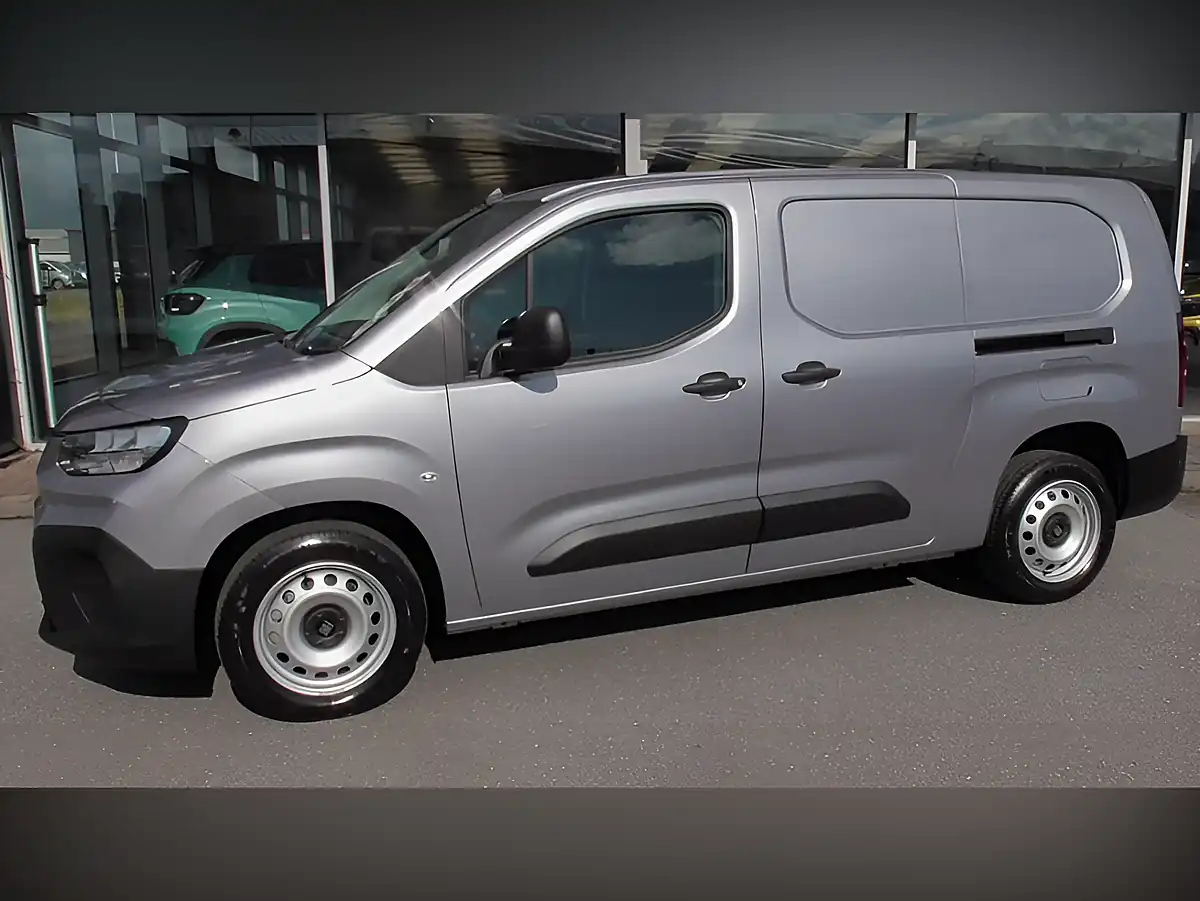 Used 2025 Fiat Doblo Maxi Primo Silver - Interior and Exterior details 3