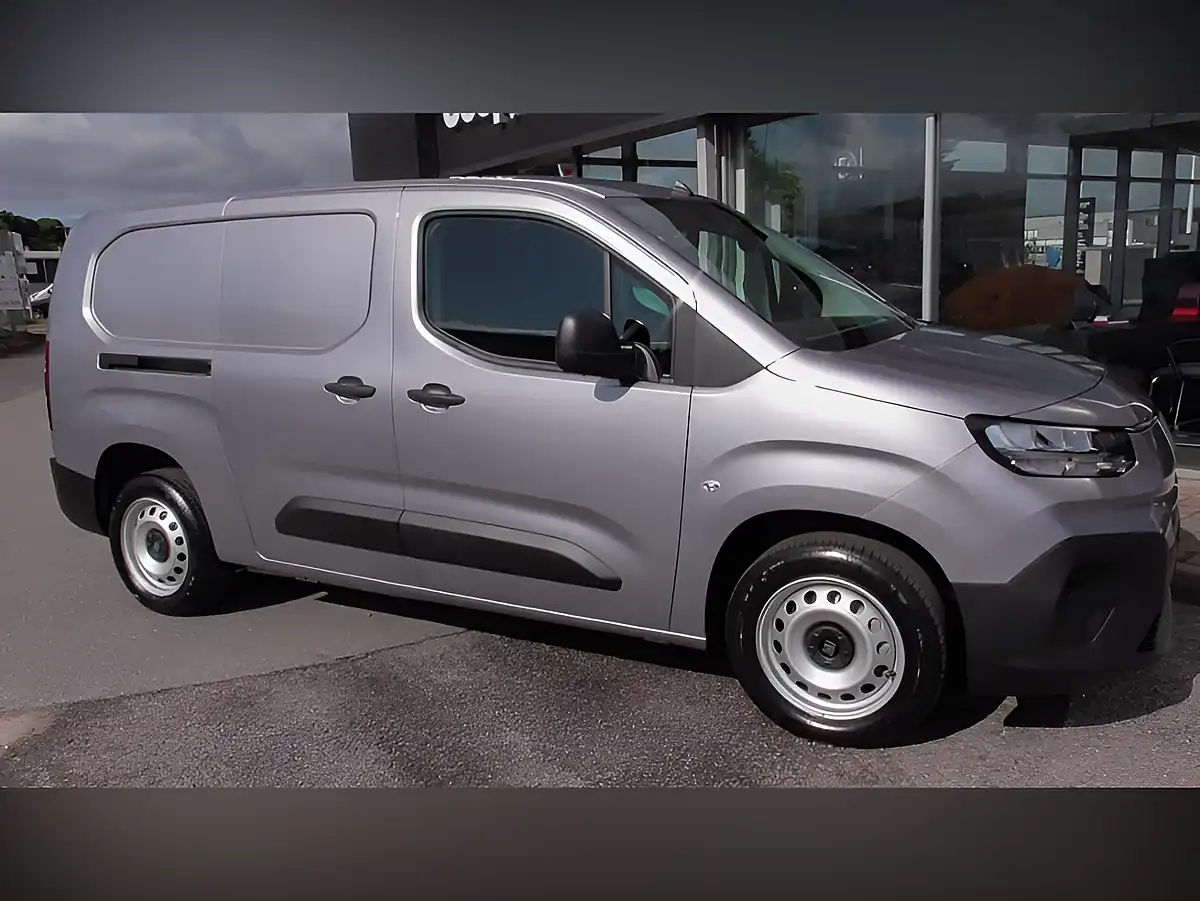 Used 2025 Fiat Doblo Maxi Primo Silver - Interior and Exterior details 6