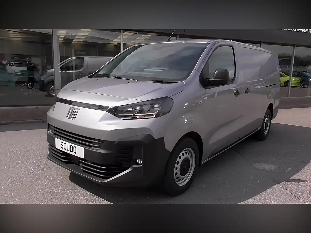 Used 2025 Fiat Scudo L2 Lwb Silver - Front View