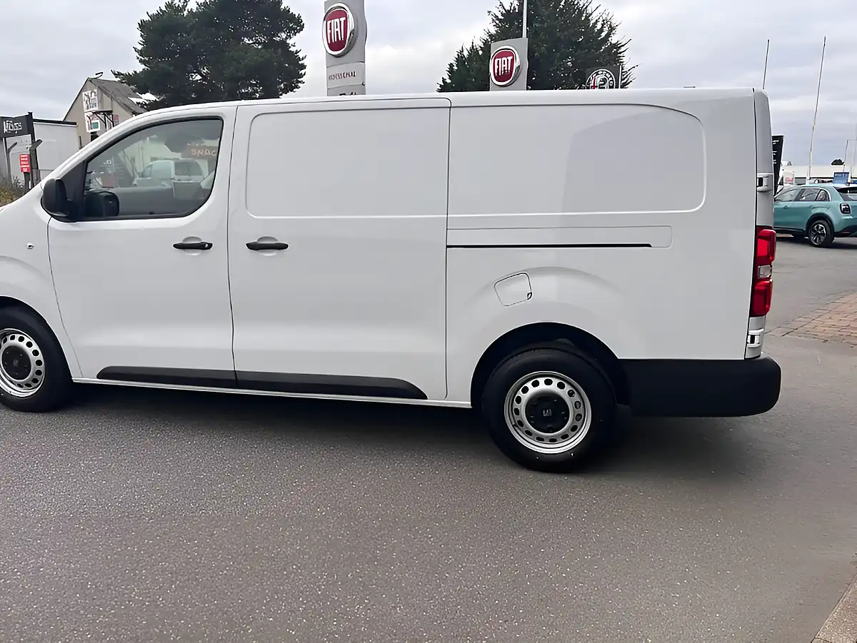 Used 2025 Fiat Scudo Lwb L2 White - Interior and Exterior details 6