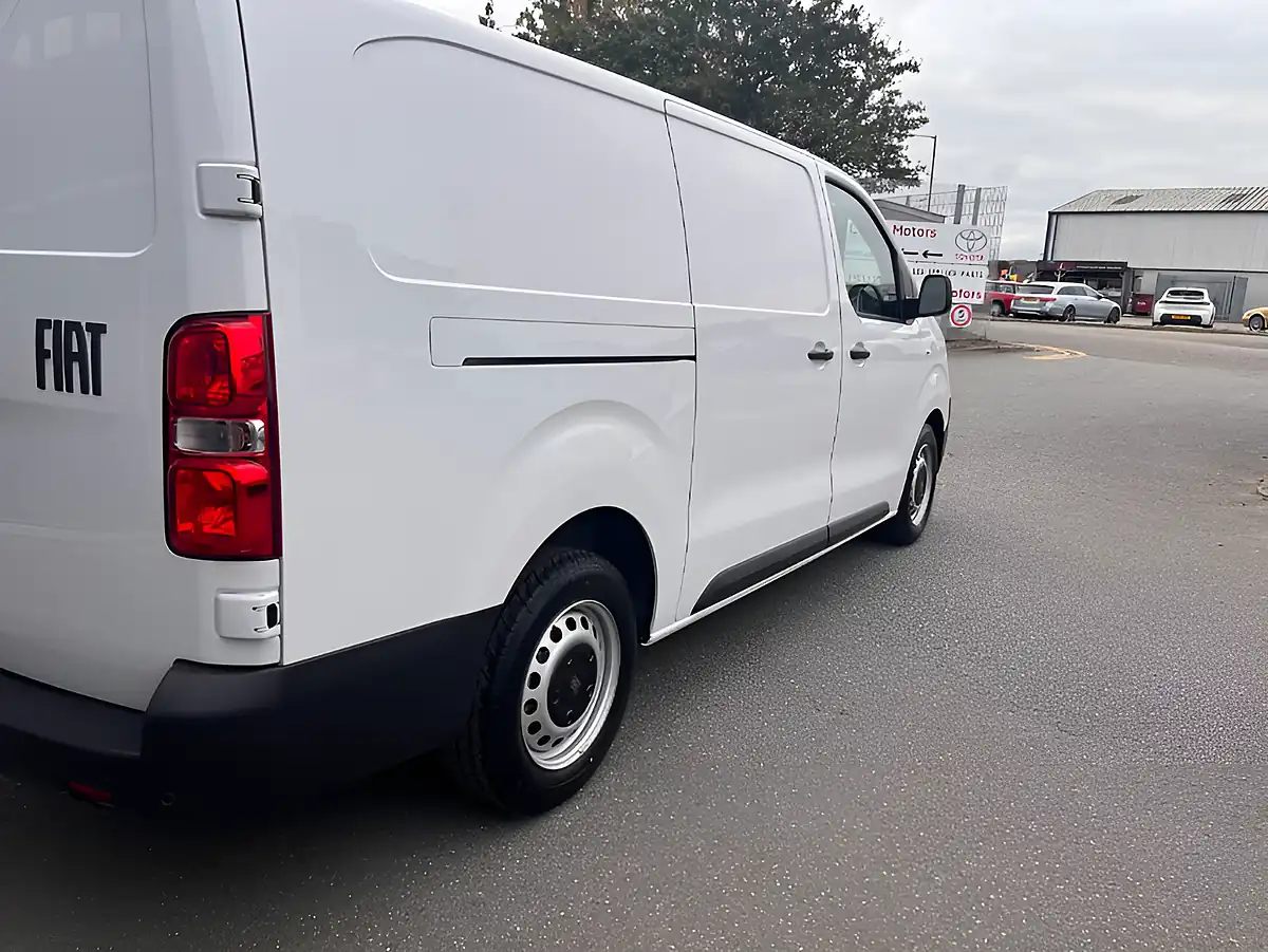 Used 2025 Fiat Scudo Lwb L2 White - Interior and Exterior details 8