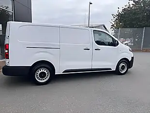 Used 2025 Fiat Scudo Lwb L2 White - Interior and Exterior details 9