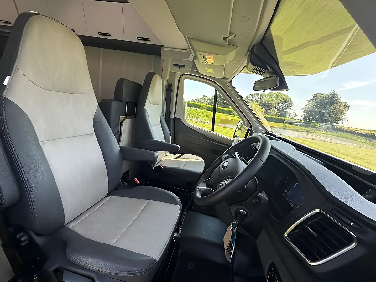 Used 2025 Ford Auto Trail Sun Living 6 Berth Black - Interior and Exterior details 6