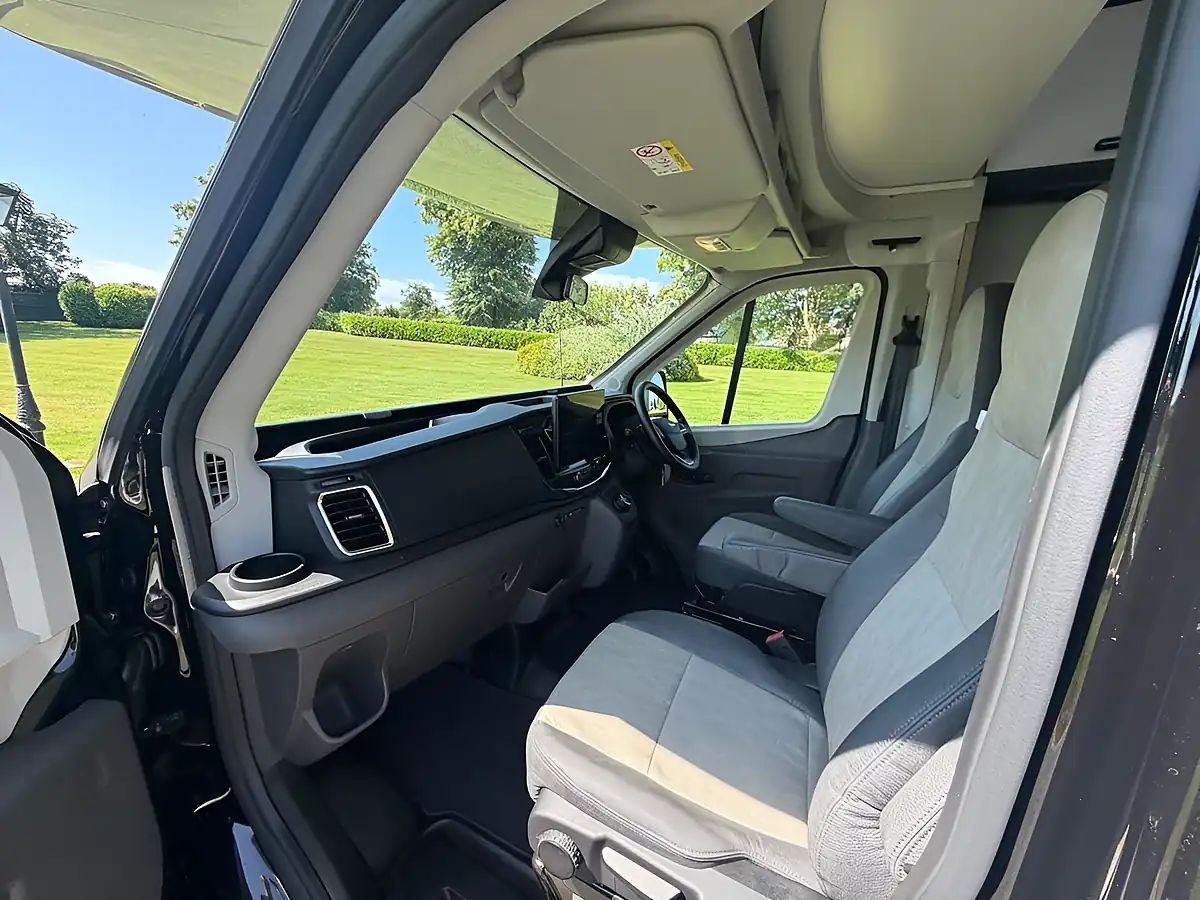 Used 2025 Ford Auto Trail Sun Living 6 Berth Black - Interior and Exterior details 7