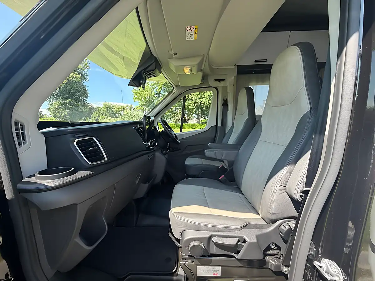 Used 2025 Ford Auto Trail Sun Living 6 Berth Black - Interior and Exterior details 8