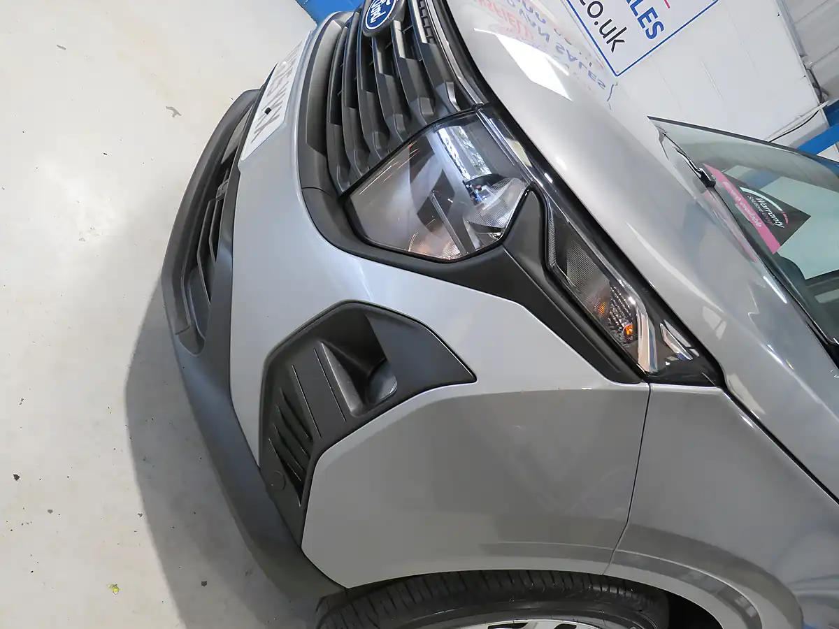 Used 2025 Ford Courier Ltd Silver - Interior and Exterior details 16