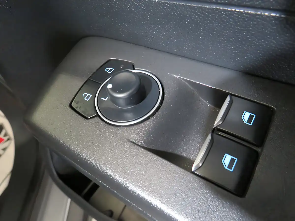 Used 2025 Ford Courier Ltd Silver - Interior and Exterior details 9