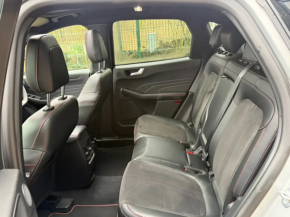 Used 2025 Ford Kuga ST-Line X Silver - Interior and Exterior details 13