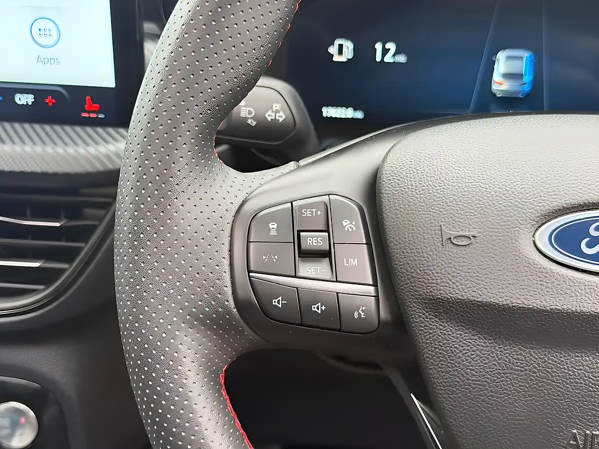 Used 2025 Ford Kuga ST-Line X Silver - Interior and Exterior details 15
