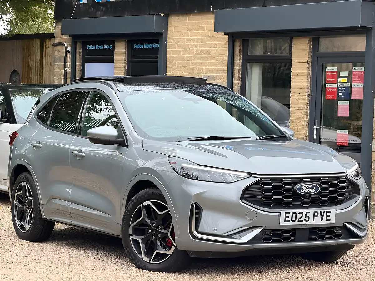 Used 2025 Ford Kuga ST-Line X Silver - Interior and Exterior details 6