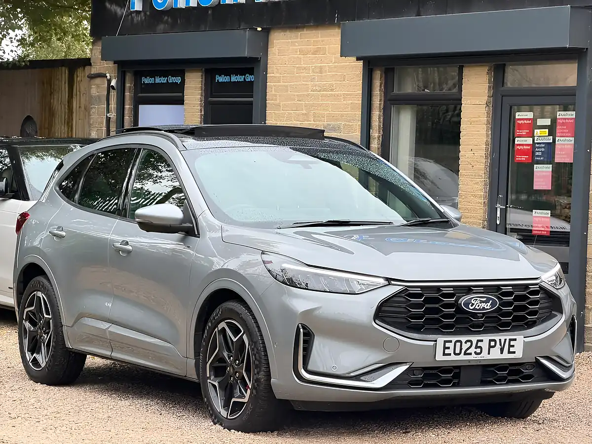 Used 2025 Ford Kuga ST-Line X Silver - Interior and Exterior details 8