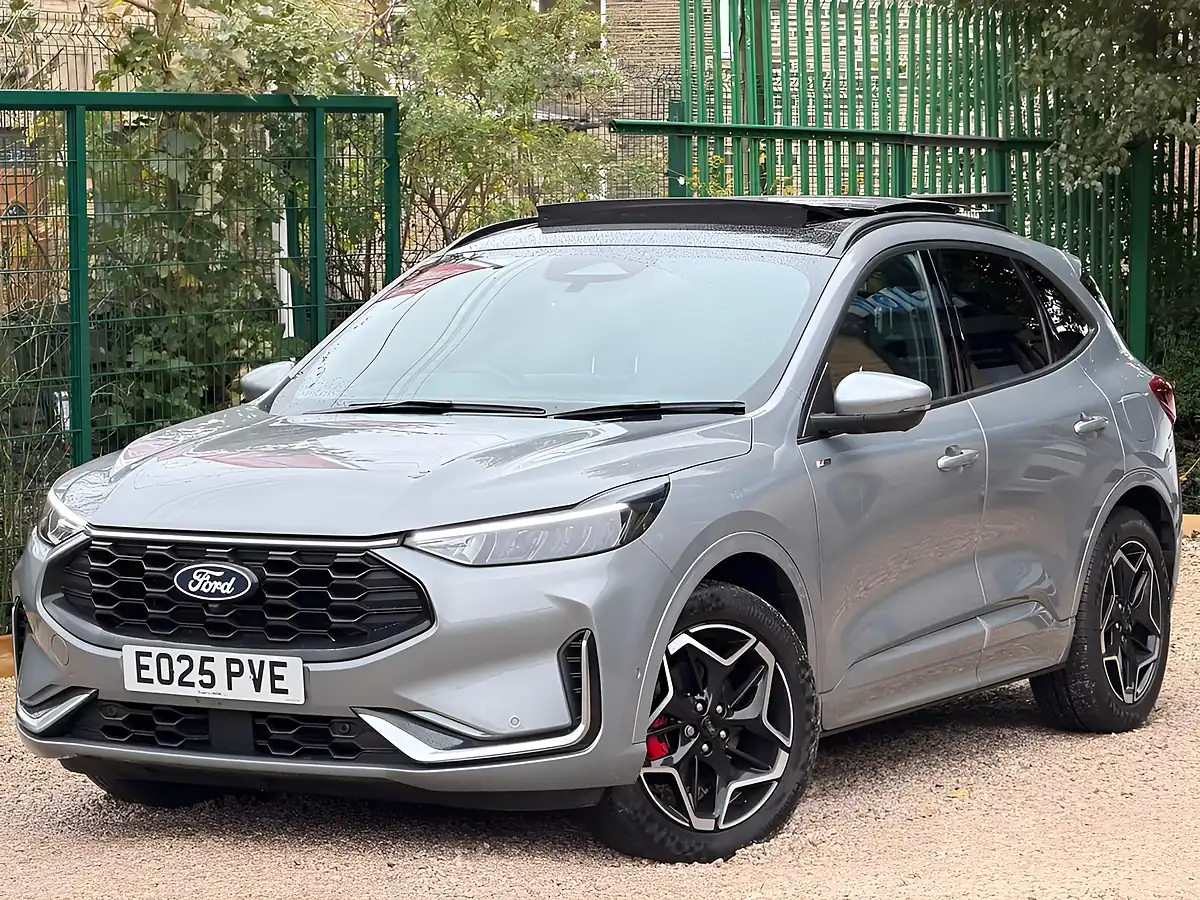 Used 2025 Ford Kuga ST-Line X Silver - Interior and Exterior details 9