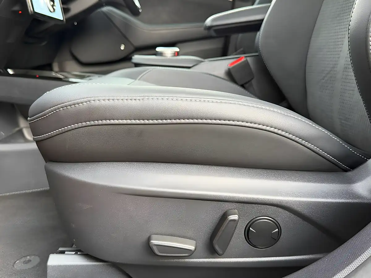 Used 2025 Ford Mustang Mach-E Extended Range Orange - Interior and Exterior details 14