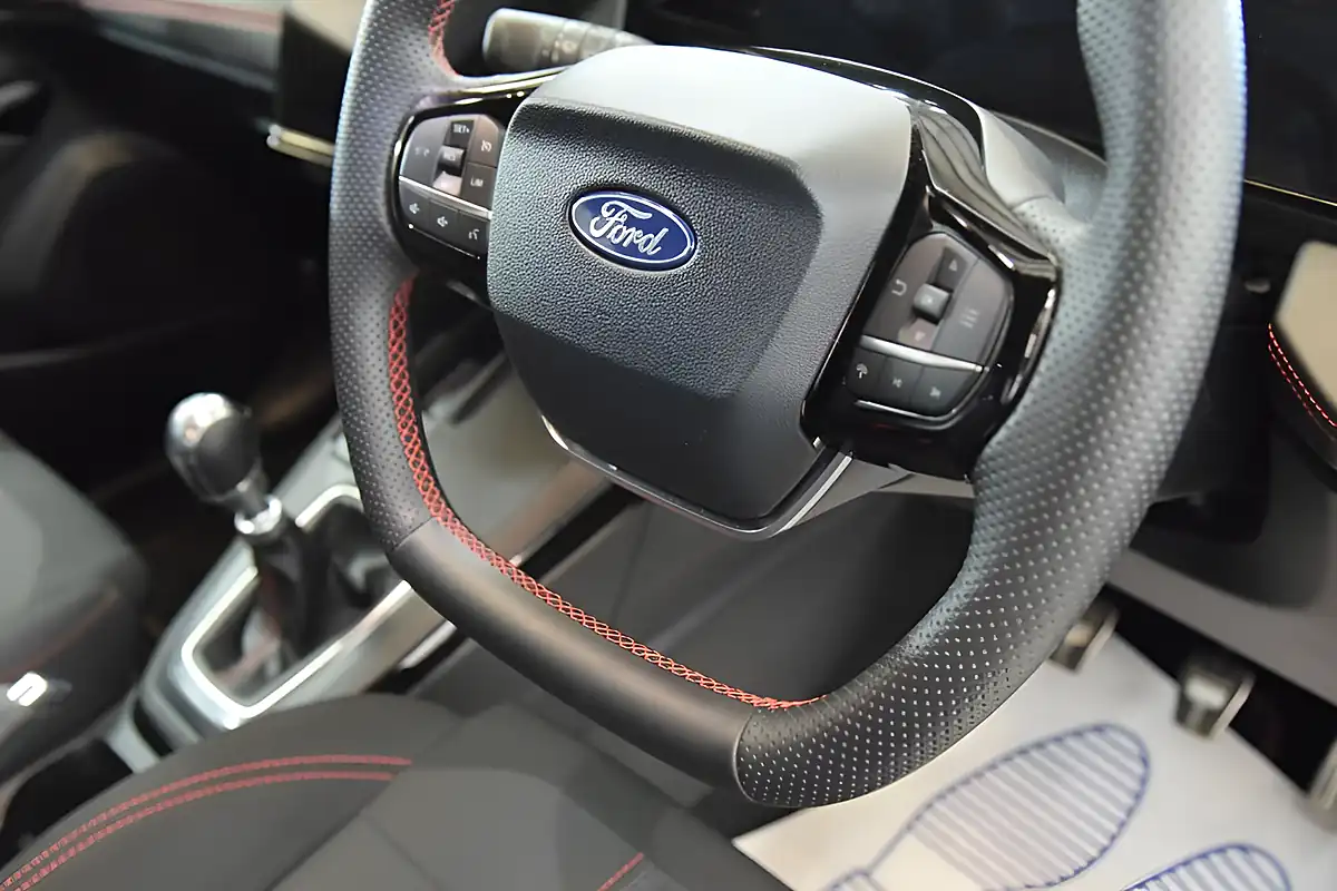 Used 2025 Ford Puma ST-Line Black - Interior and Exterior details 11