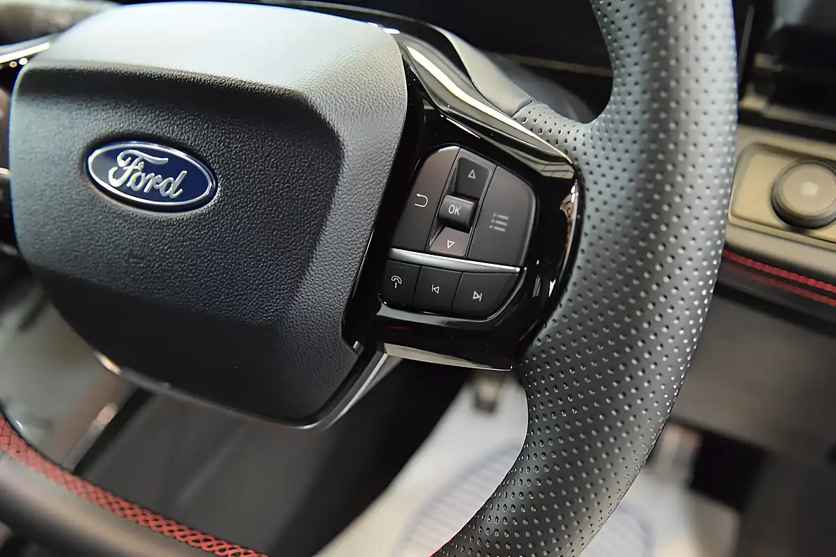Used 2025 Ford Puma ST-Line Black - Interior and Exterior details 12