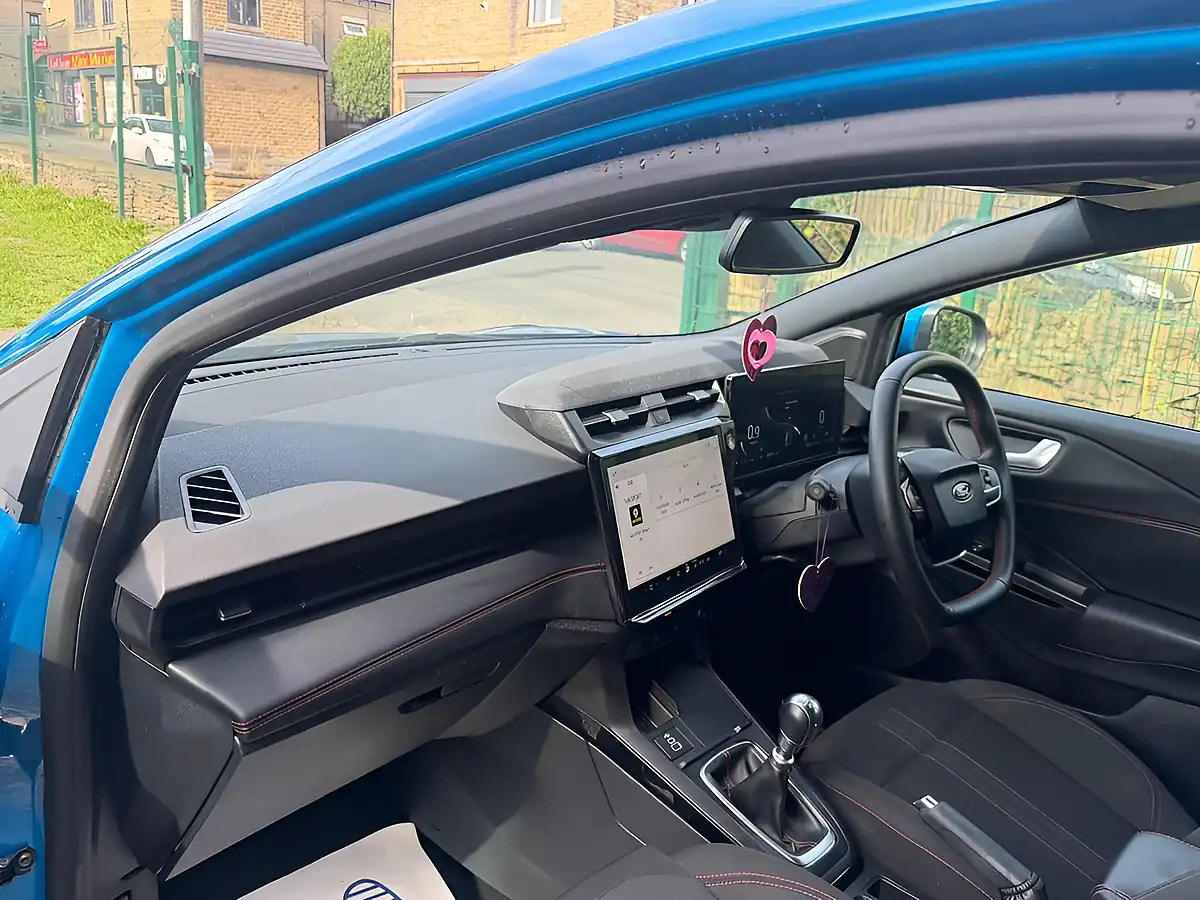 Used 2025 Ford Puma ST-Line Blue - Interior and Exterior details 12