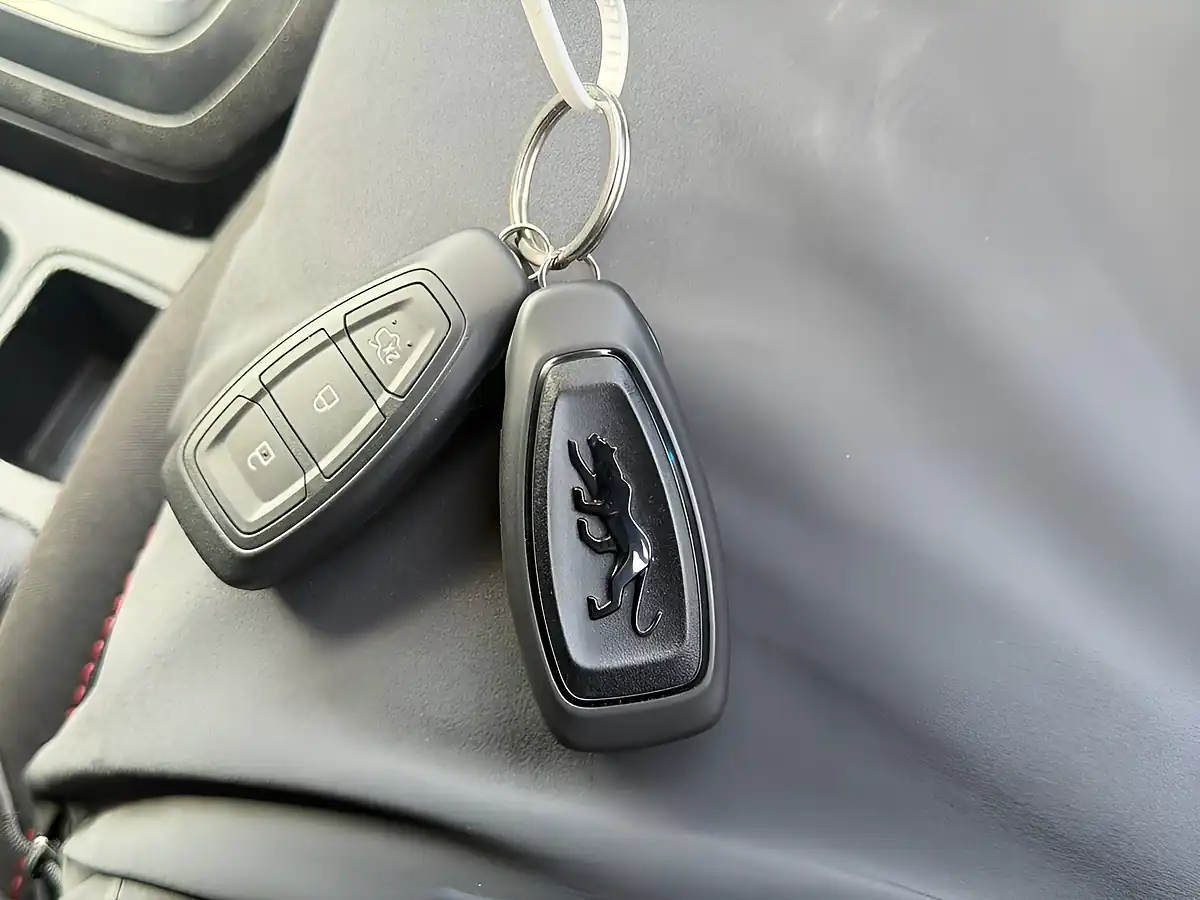 Used 2025 Ford Puma ST-Line Blue - Interior and Exterior details 13