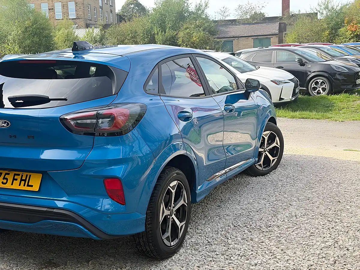 Used 2025 Ford Puma ST-Line Blue - Interior and Exterior details 19