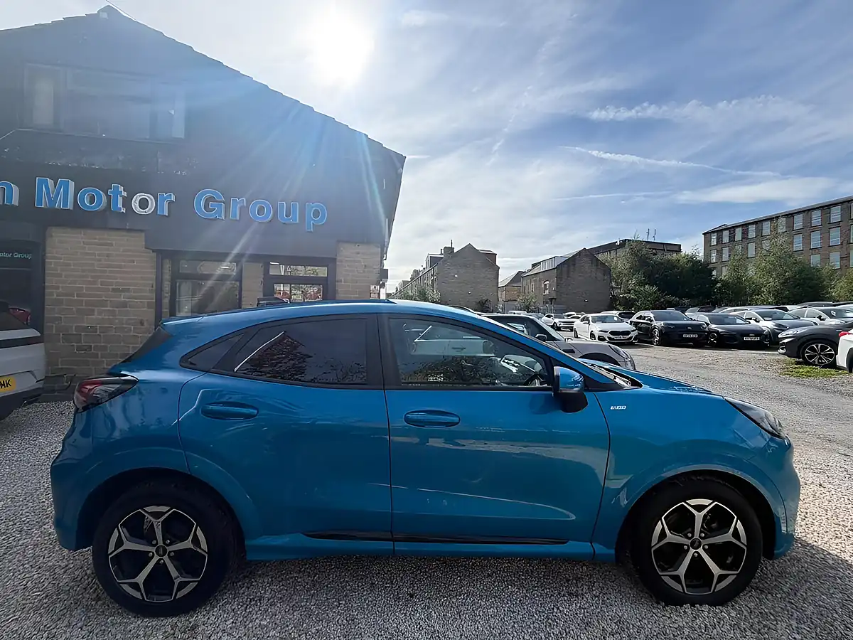 Used 2025 Ford Puma ST-Line Blue - Interior and Exterior details 4