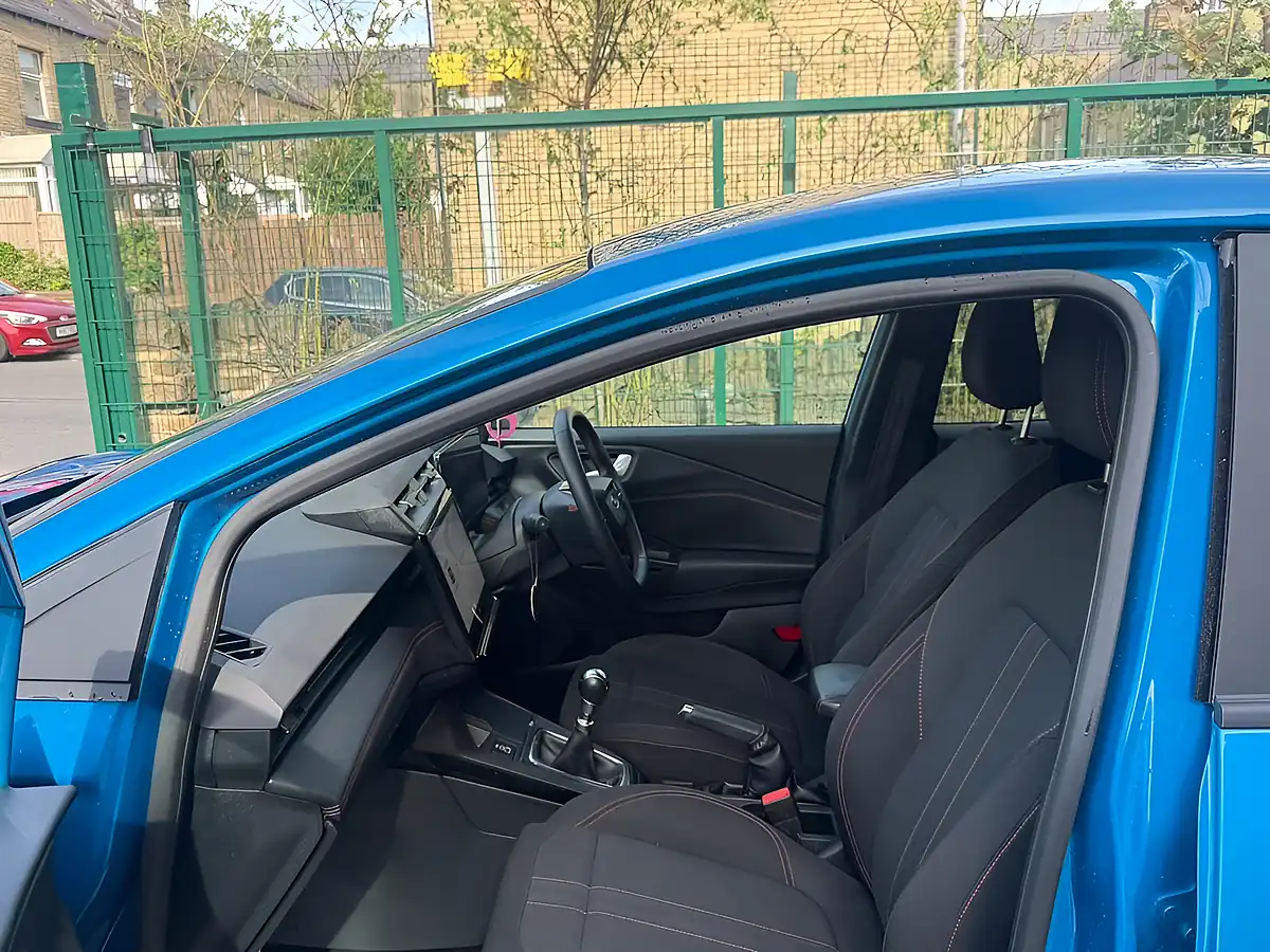 Used 2025 Ford Puma ST-Line Blue - Interior and Exterior details 9