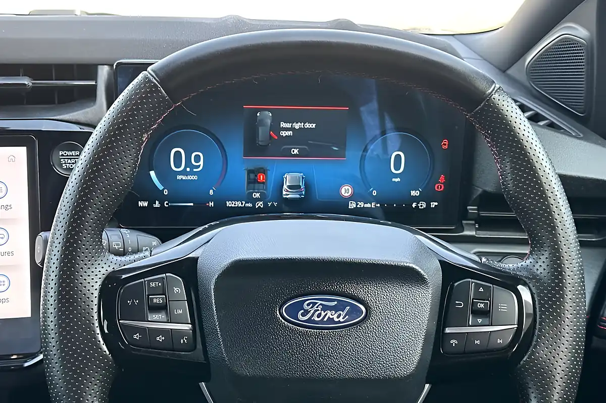 Used 2025 Ford Puma ST-Line Grey - Interior and Exterior details 10