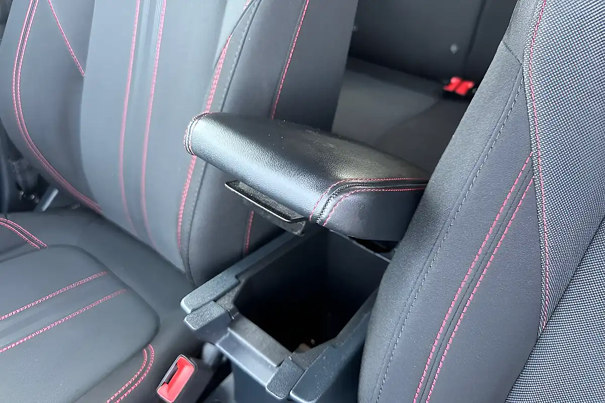 Used 2025 Ford Puma ST-Line Grey - Interior and Exterior details 14