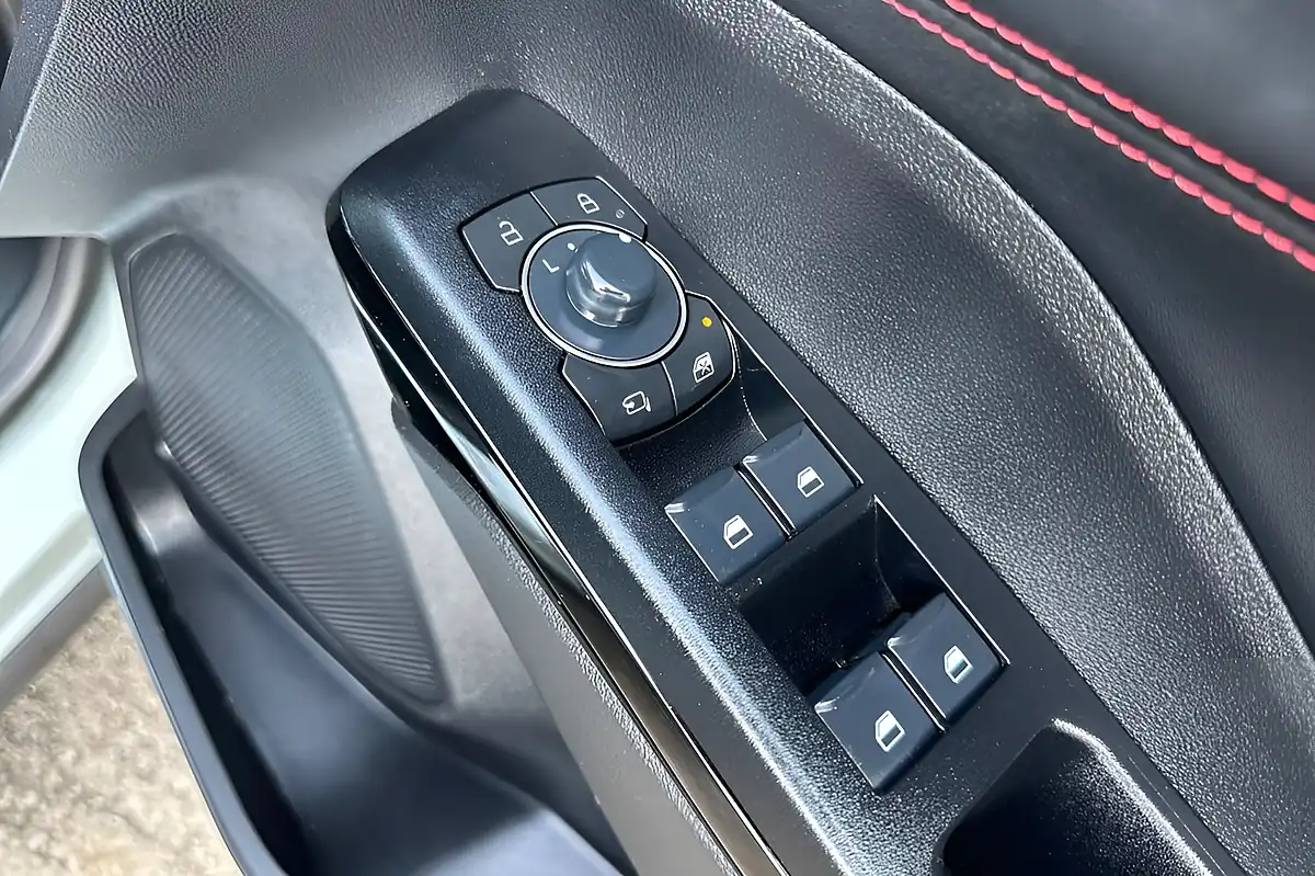 Used 2025 Ford Puma ST-Line Grey - Interior and Exterior details 17