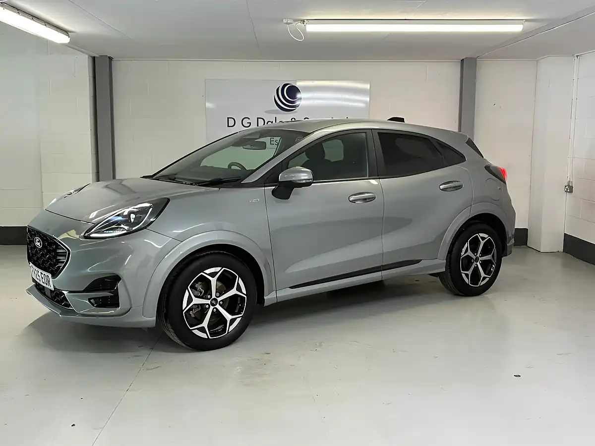Used 2025 Ford Puma ST-Line Silver - Front View
