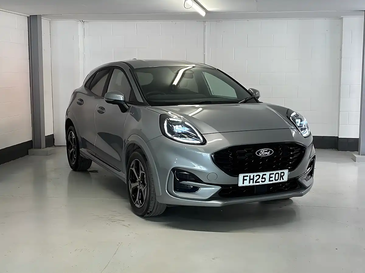 Used 2025 Ford Puma ST-Line Silver - Interior and Exterior details 3
