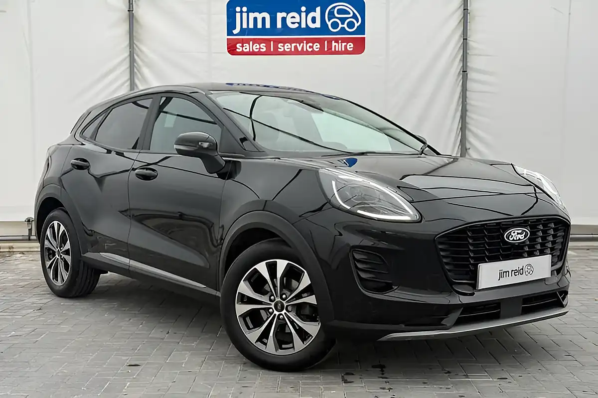 Used 2025 Ford Puma Titanium Black - Front View
