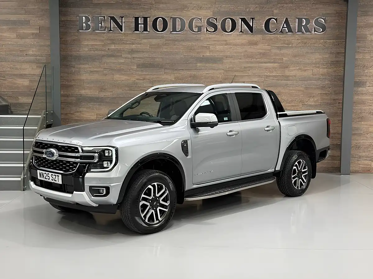 Used 2025 Ford Ranger Platinum Silver - Front View