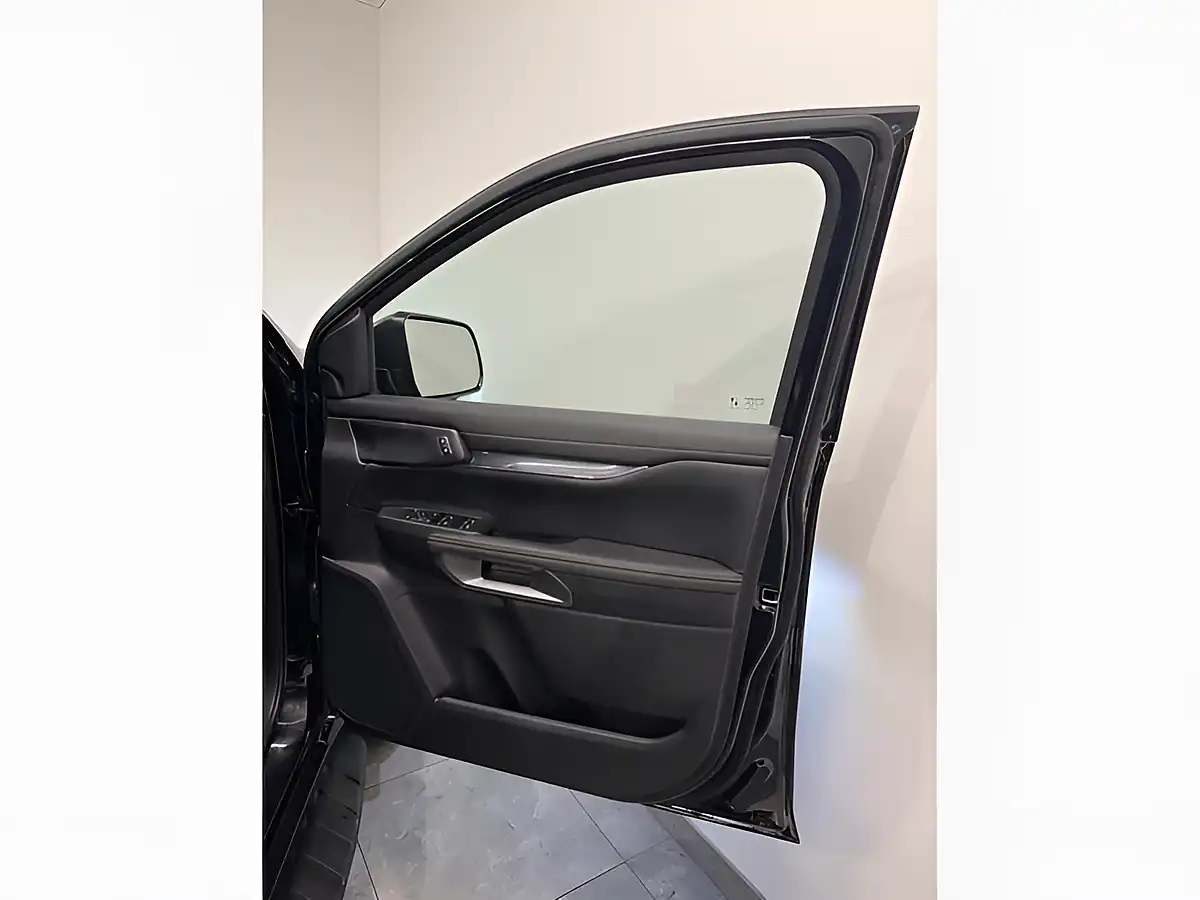 Used 2025 Ford Ranger Wildtrak Black - Interior and Exterior details 12