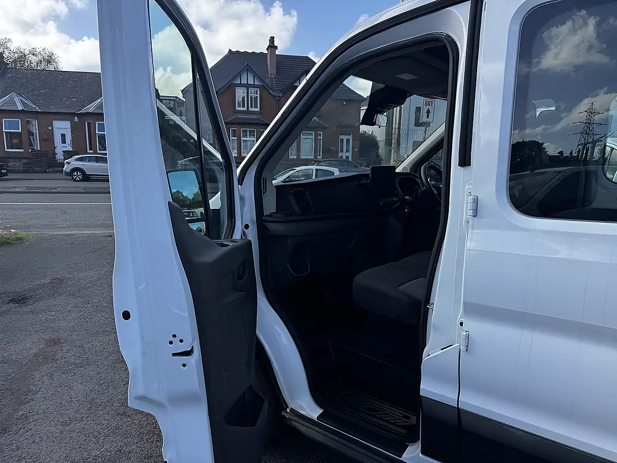 Used 2025 Ford Transit 350 Leader Frozen White (solid Colour) - Interior and Exterior details 11