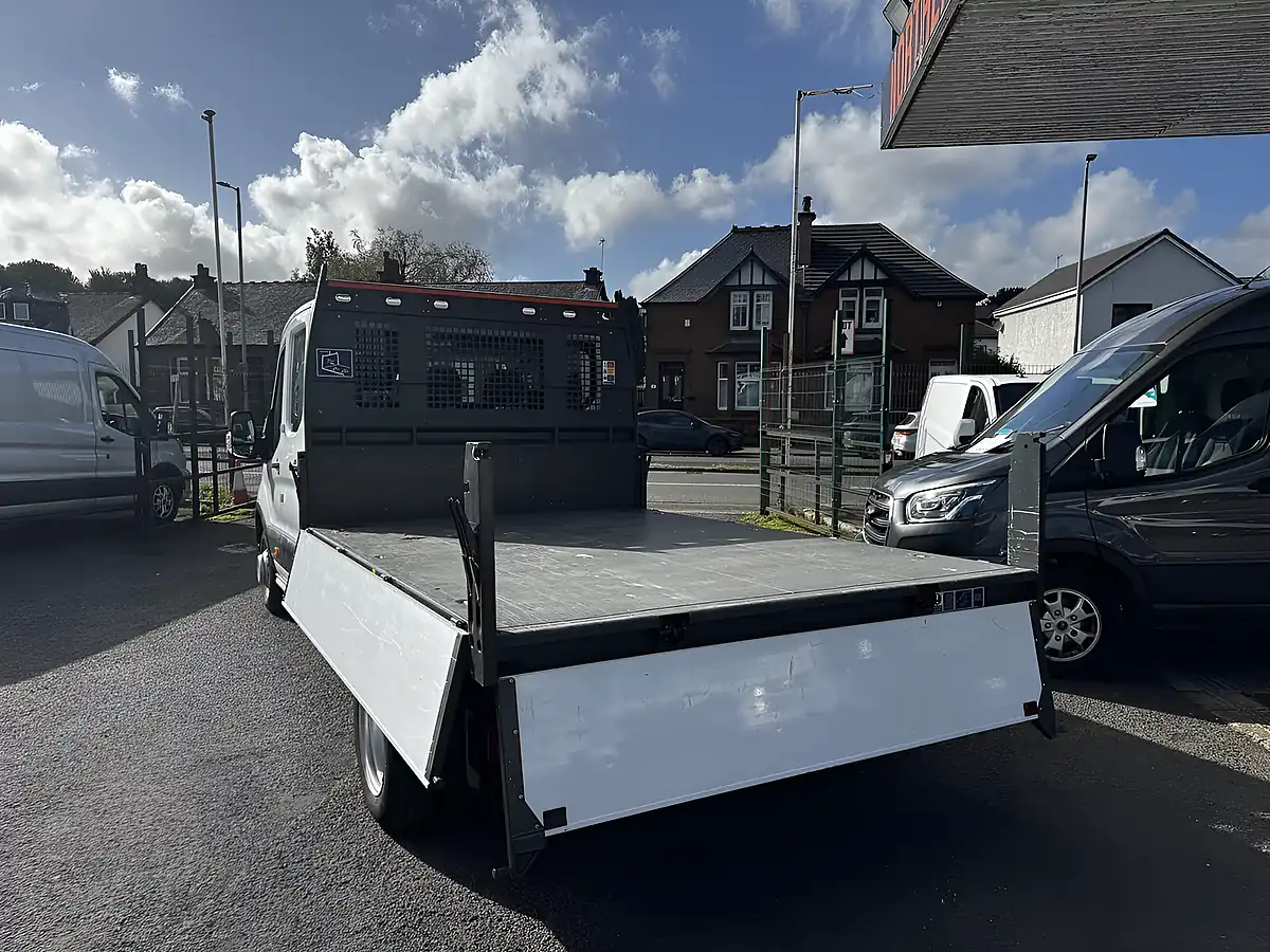 Used 2025 Ford Transit 350 Leader Frozen White (solid Colour) - Interior and Exterior details 16