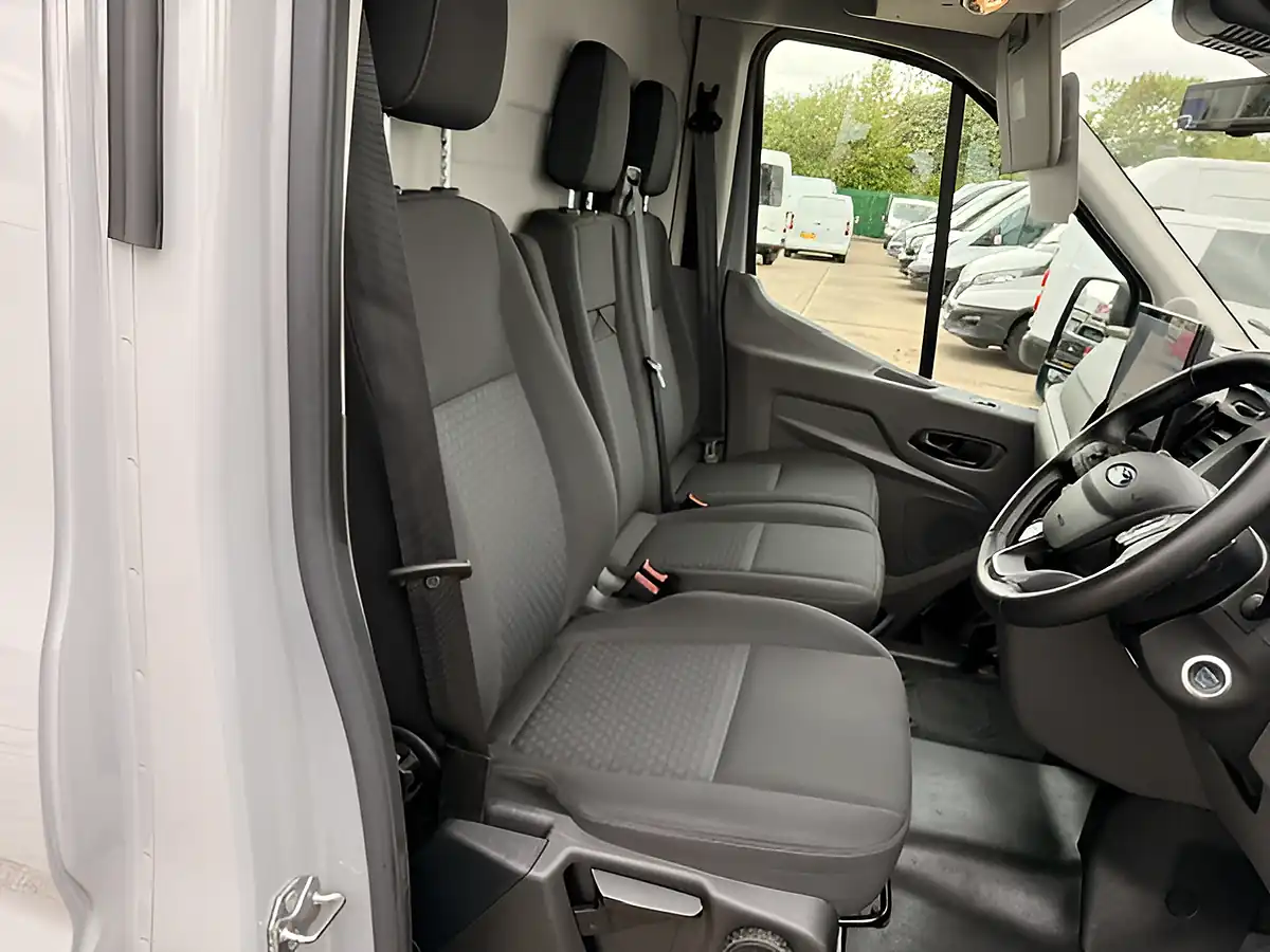 Used 2025 Ford Transit 350 Limited White - Interior and Exterior details 17