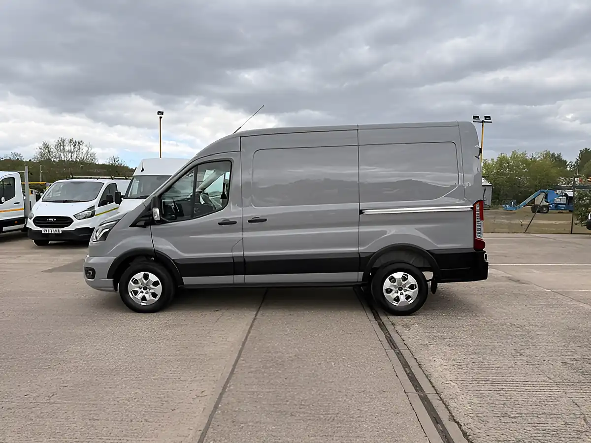Used 2025 Ford Transit 350 Limited White - Interior and Exterior details 7